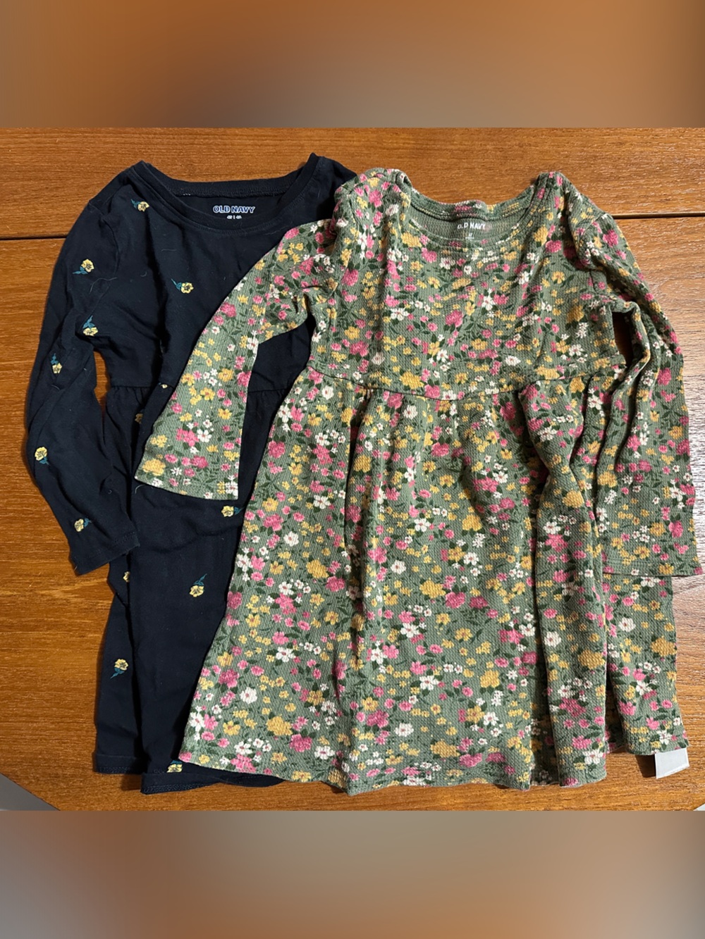 Old Navy kids long sleeve dresses 4T